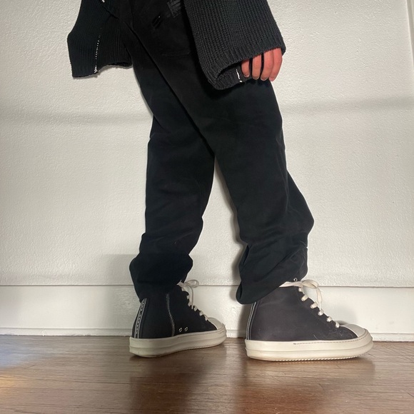 2000s Burberry’s Baggy Jeans - Picture 5 of 16